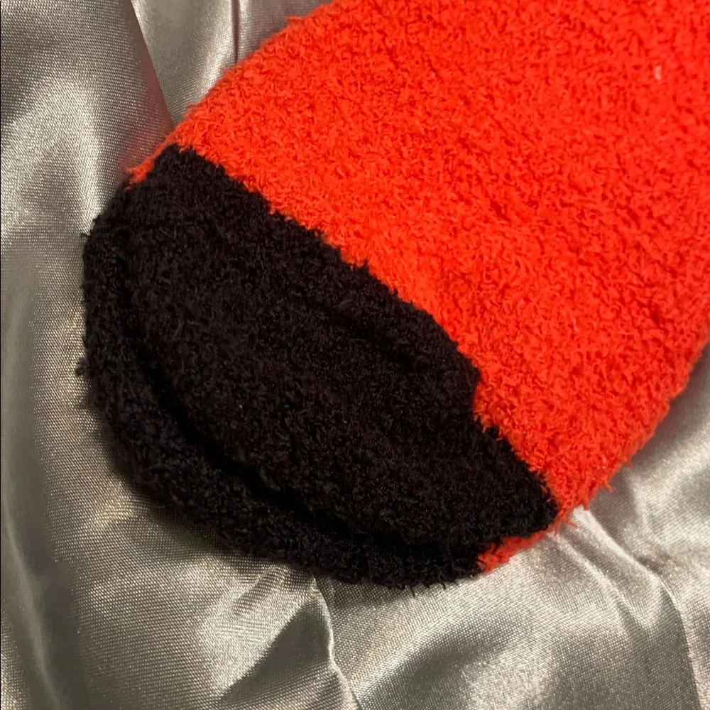 🌹For Bare Feet • Official University Georgia Unisex Red & Black Cozy Socks NWT